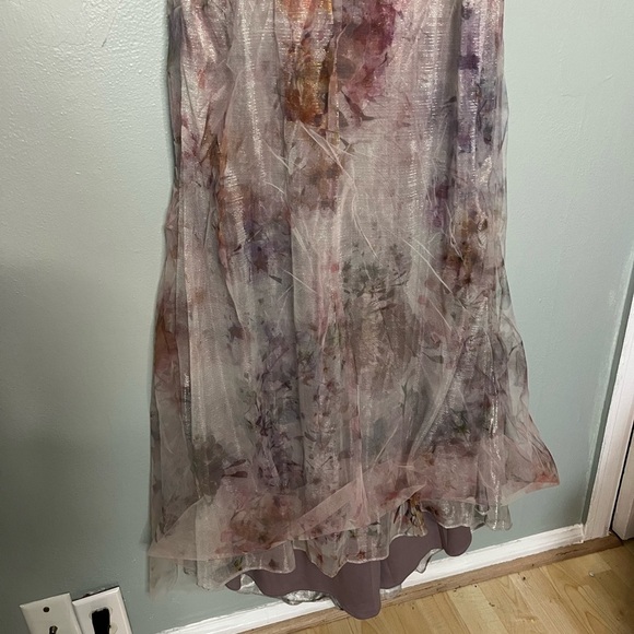 Rene Ruiz‎ Abstract Metallic Ruffle Gown In Pink - Picture 3 of 9